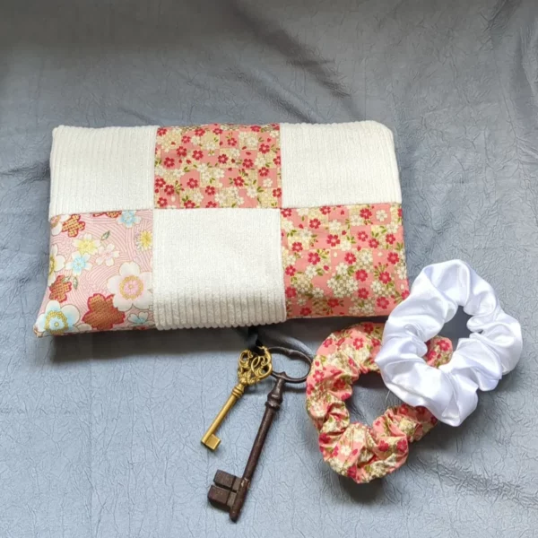 Pochette à livre patchwork -Haru